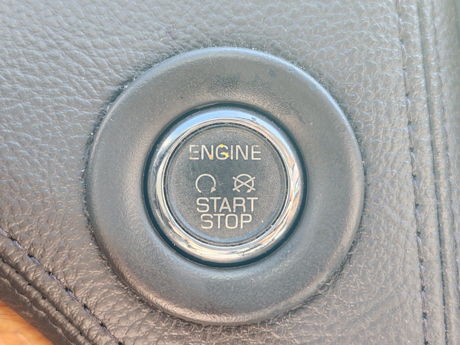 Used 2011 Lincoln MKX 2WD w/ 102A Rapid Spec Order Code image 32