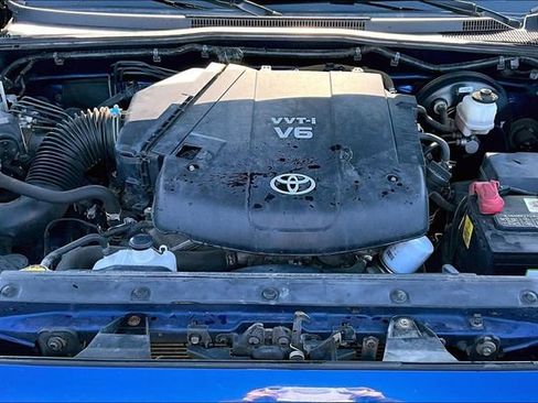 Used 2014 Toyota Tacoma PreRunner w/ TRD Sport Package image 30