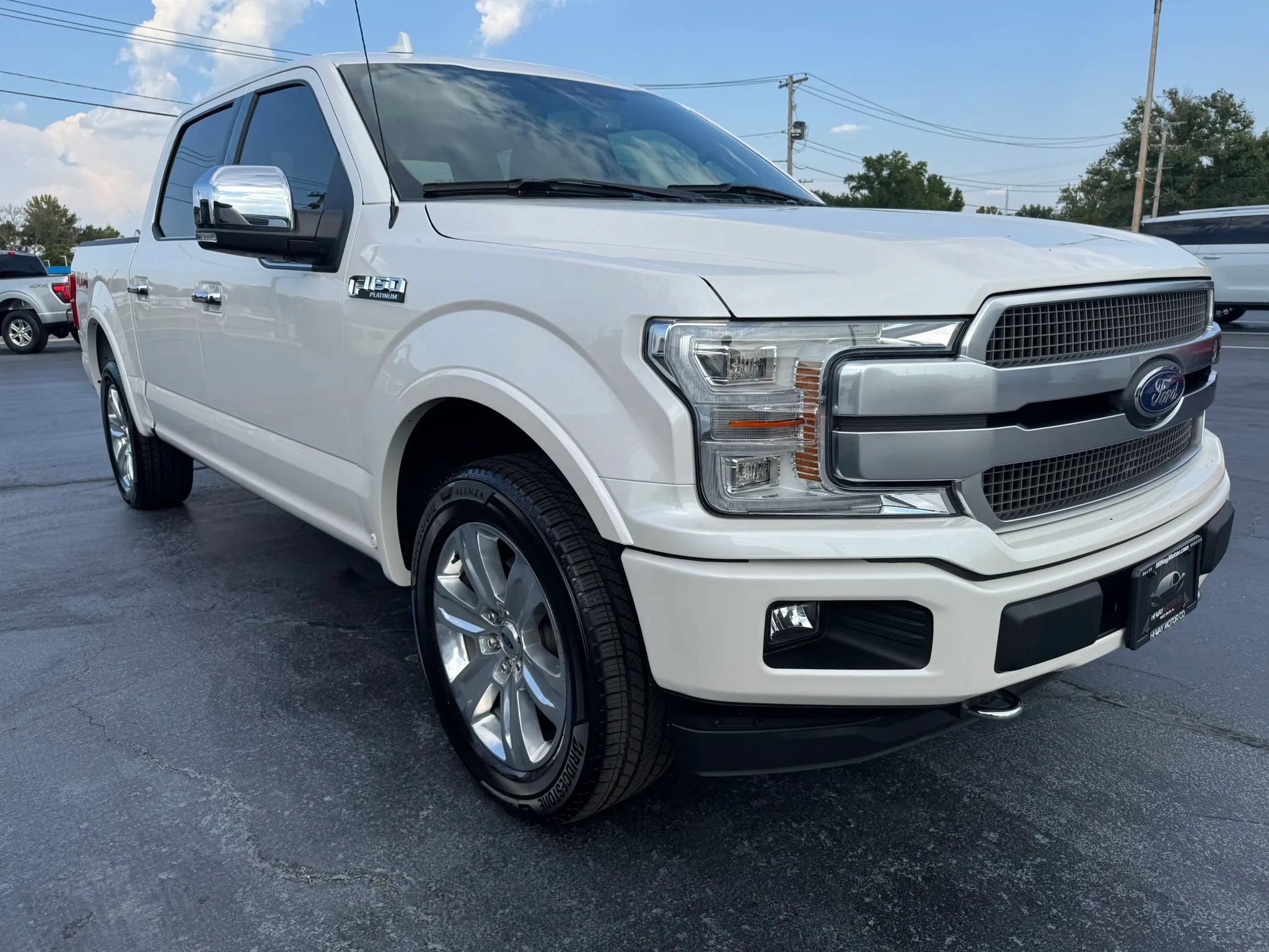 Used 2018 Ford F150 Platinum w/ Equipment Group 701A Luxury AWD/4WD image 16