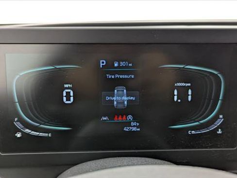 Used 2024 Kia Sportage LX FWD image 27
