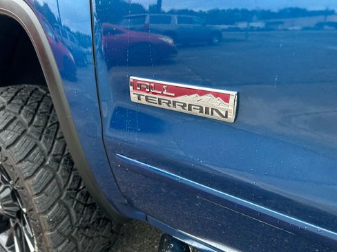 Used 2018 GMC Sierra 1500 SLT w/ All Terrain Package image 12