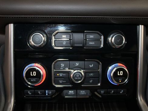 Used 2024 GMC Yukon XL Denali w/ Denali Reserve Package AWD/4WD image 51