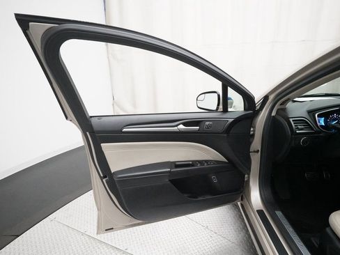 Used 2017 Ford Fusion Titanium image 29