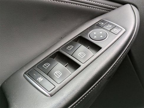 Used 2018 INFINITI QX30 Premium w/ Cargo Package image 29