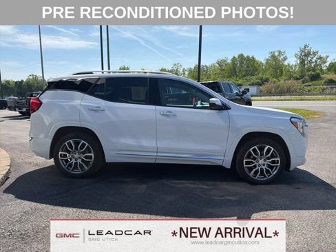 Used 2023 GMC Terrain Denali w/ Denali Premium Package AWD/4WD image 6
