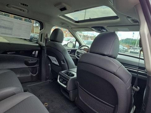 New 2027 Kia Carnival SX Prestige FWD image 19