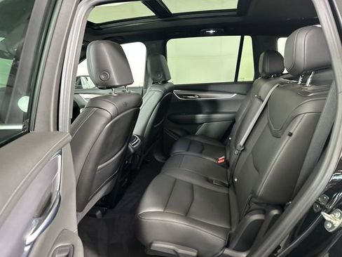 Used 2024 Cadillac XT6 Luxury image 25
