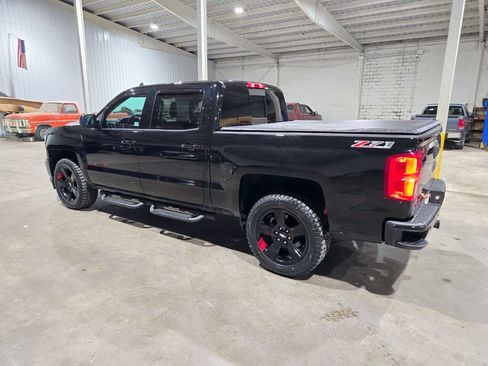 Used 2017 Chevrolet Silverado 1500 LTZ Z71 w/ Redline Edition AWD/4WD image 8