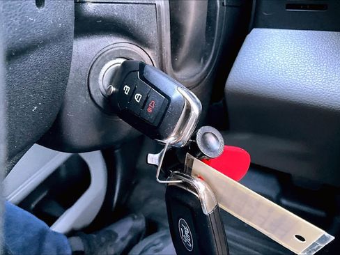 Used 2016 Ford F150 XL w/ Equipment Group 101A Mid image 13