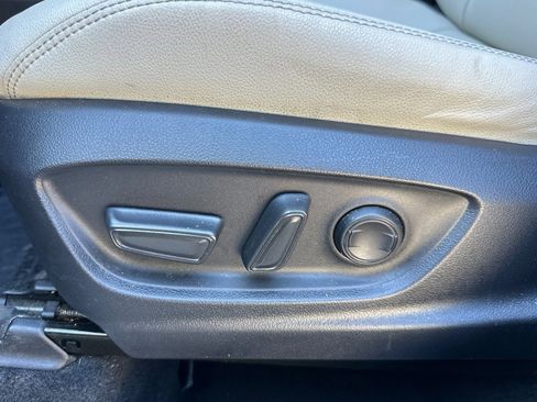 Used 2022 Toyota Corolla Cross XLE image 14