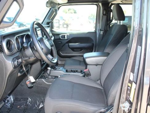 Used 2022 Jeep Wrangler Unlimited Sport AWD/4WD image 31
