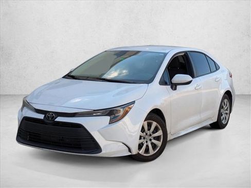 Used 2023 Toyota Corolla LE image 1