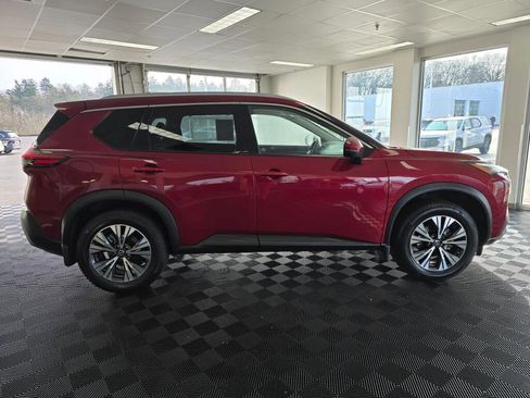 Used 2021 Nissan Rogue SV w/ Premium Package image 3
