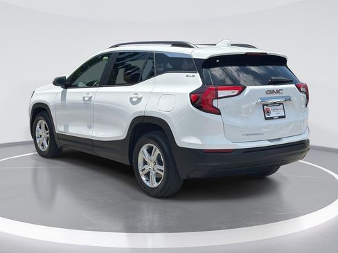 Used 2022 GMC Terrain SLE w/ Driver Convenience Package FWD image 5