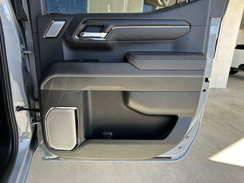 Certified 2024 GMC Sierra 1500 AT4X w/ AT4X AEV Edition image 43