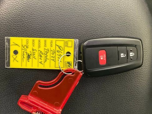 Used 2024 Toyota RAV4 SE AWD/4WD image 44