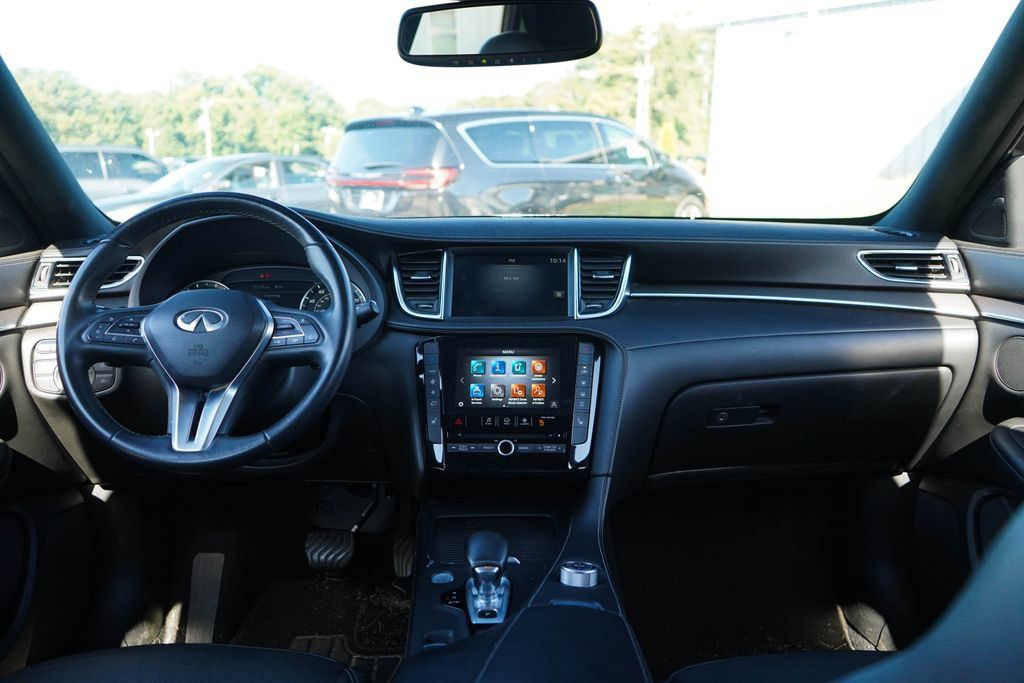 Used 2022 INFINITI QX50 Luxe w/ Appearance Package FWD image 10