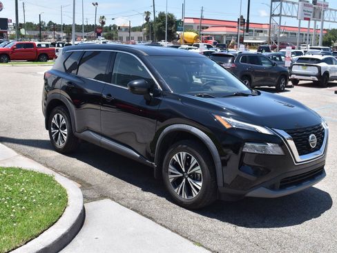Used 2021 Nissan Rogue SV FWD image 16