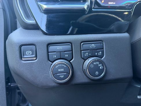 Used 2025 Chevrolet Silverado 1500 LT AWD/4WD image 30