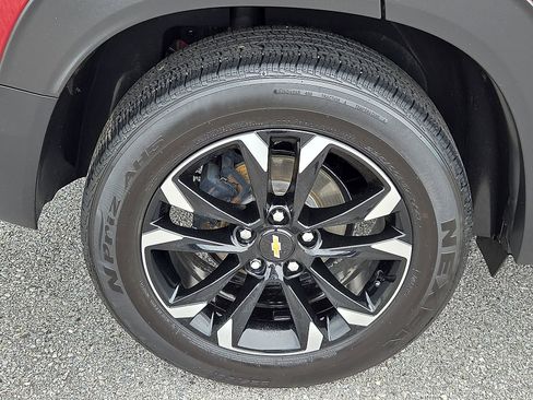 Used 2023 Chevrolet TrailBlazer LT w/ Convenience Package FWD image 7