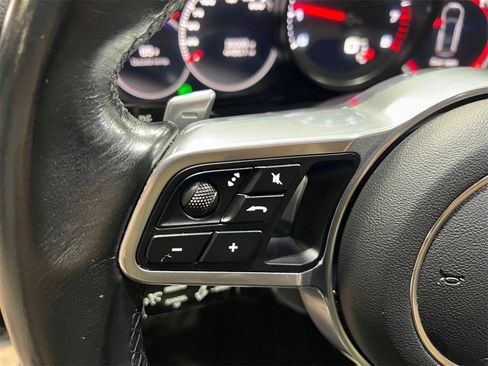 Used 2020 Porsche Panamera 4S image 28