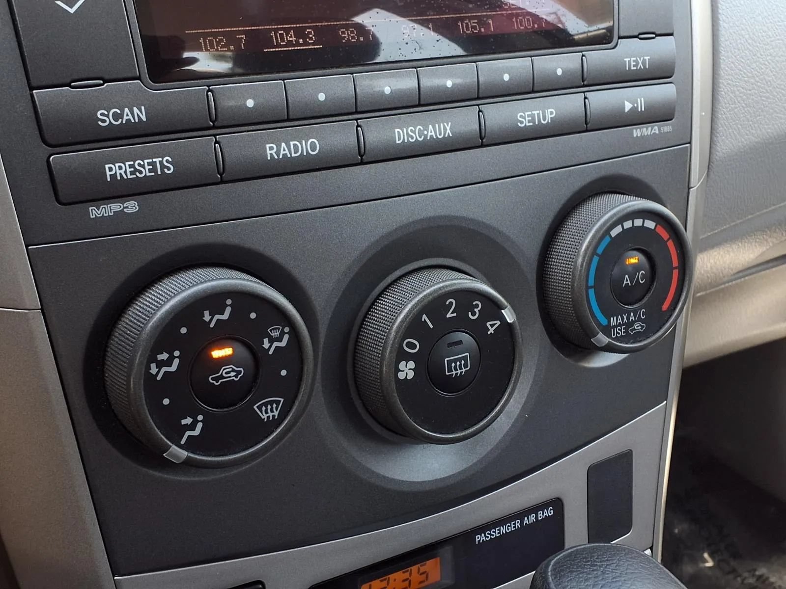 Used 2011 Toyota Corolla LE FWD image 11