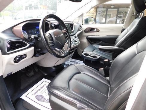 Used 2021 Chrysler Voyager Lxi w/ Cold Weather Group image 25