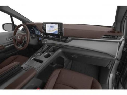 Used 2025 Toyota Sienna Platinum image 14