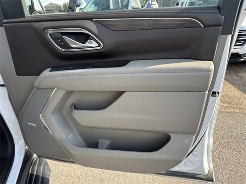 Used 2023 Chevrolet Tahoe LT w/ Luxury Package image 18