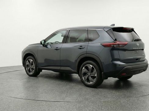 Used 2025 Nissan Rogue SV image 6