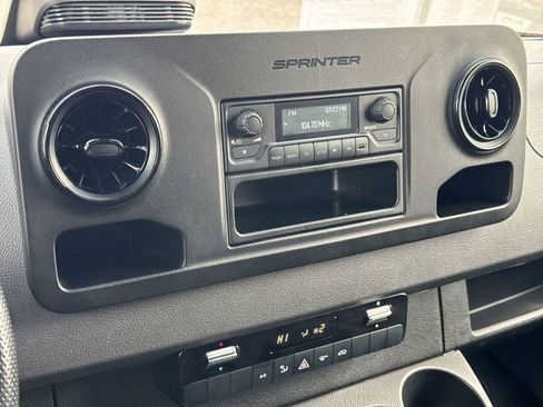 Used 2025 Mercedes-Benz Sprinter 2500 image 23
