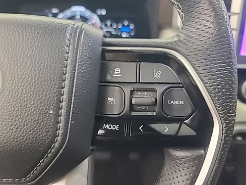 Used 2022 Toyota Tundra Capstone AWD/4WD image 33