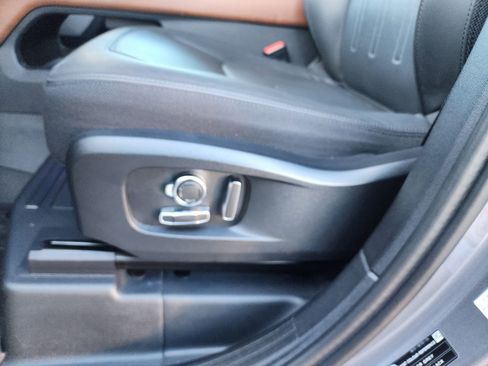 Used 2024 Land Rover Defender 130 X image 26