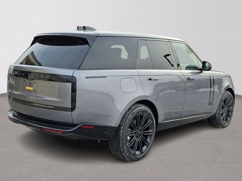 New 2026 Land Rover Range Rover SE image 3