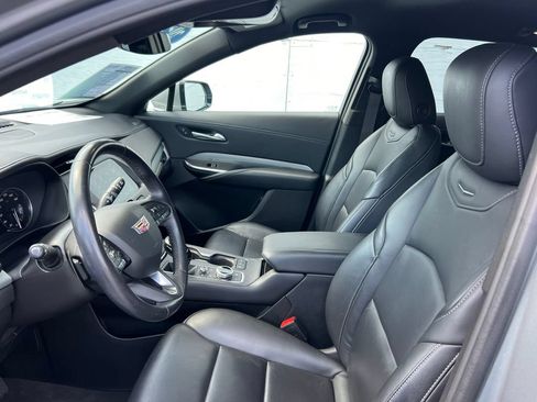Used 2023 Cadillac XT4 Premium Luxury FWD image 9