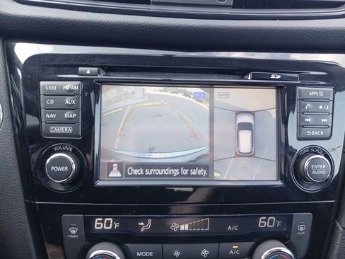 Used 2017 Nissan Rogue SV FWD image 21