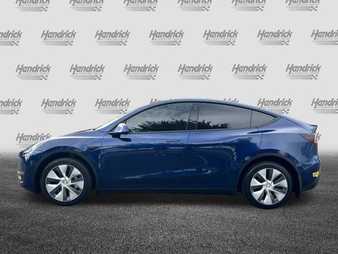Used 2022 Tesla Model Y Long Range image 8