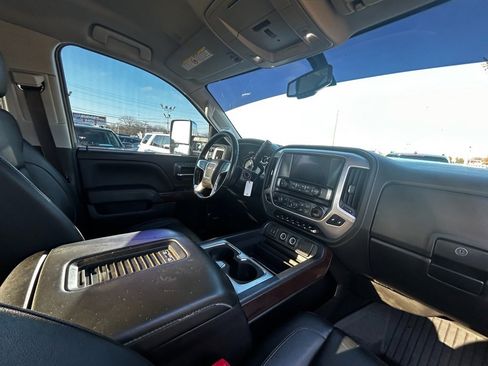 Used 2018 GMC Sierra 2500 SLT w/ Duramax Plus Package image 21