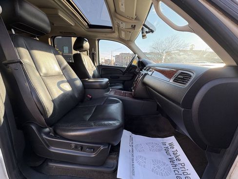 Used 2010 Chevrolet Suburban LTZ AWD/4WD image 21