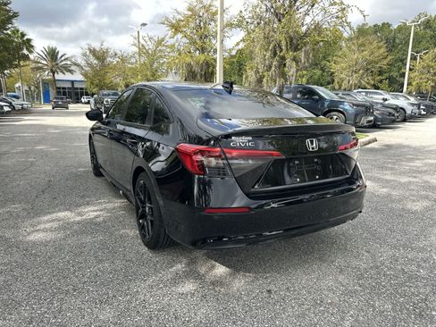 Used 2022 Honda Civic Sport image 4