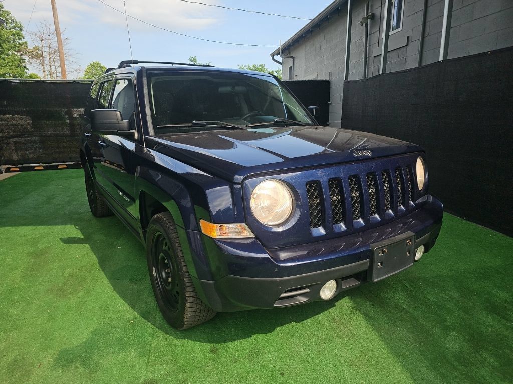 Used 2014 Jeep Patriot Sport w/ Power Value Group FWD image 2