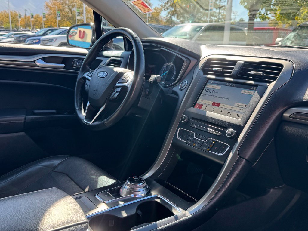 Used 2017 Ford Fusion SE w/ Fusion SE Technology Package FWD image 28