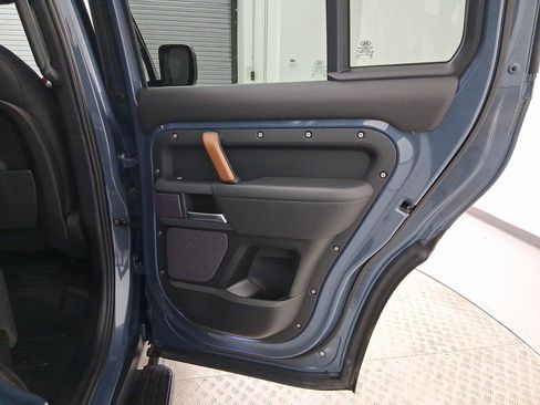 Used 2021 Land Rover Defender 110 X-Dynamic HSE image 28