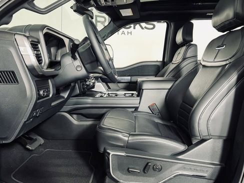 Used 2025 Ford F450 Platinum image 8