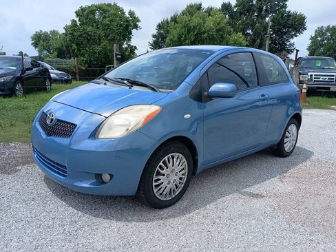 Used 2008 Toyota Yaris 2-Door Hatchback FWD image 2