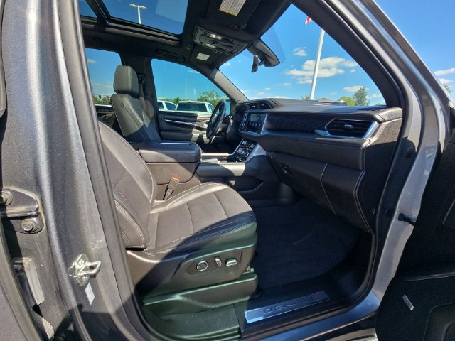 Used 2021 GMC Yukon Denali w/ Denali Premium Package AWD/4WD image 30