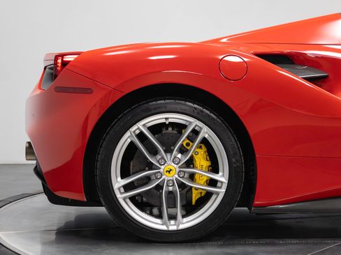 Used 2016 Ferrari 488 Spider image 22