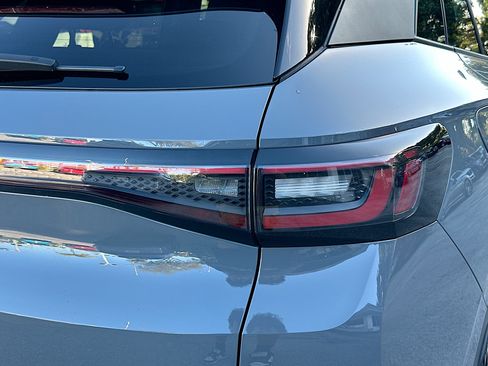 Used 2024 Volkswagen ID.4 S image 32