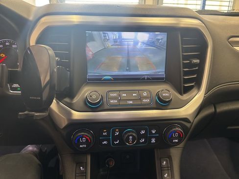 Used 2019 GMC Acadia SLT image 4