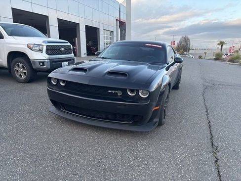 Used 2019 Dodge Challenger SRT Hellcat image 2